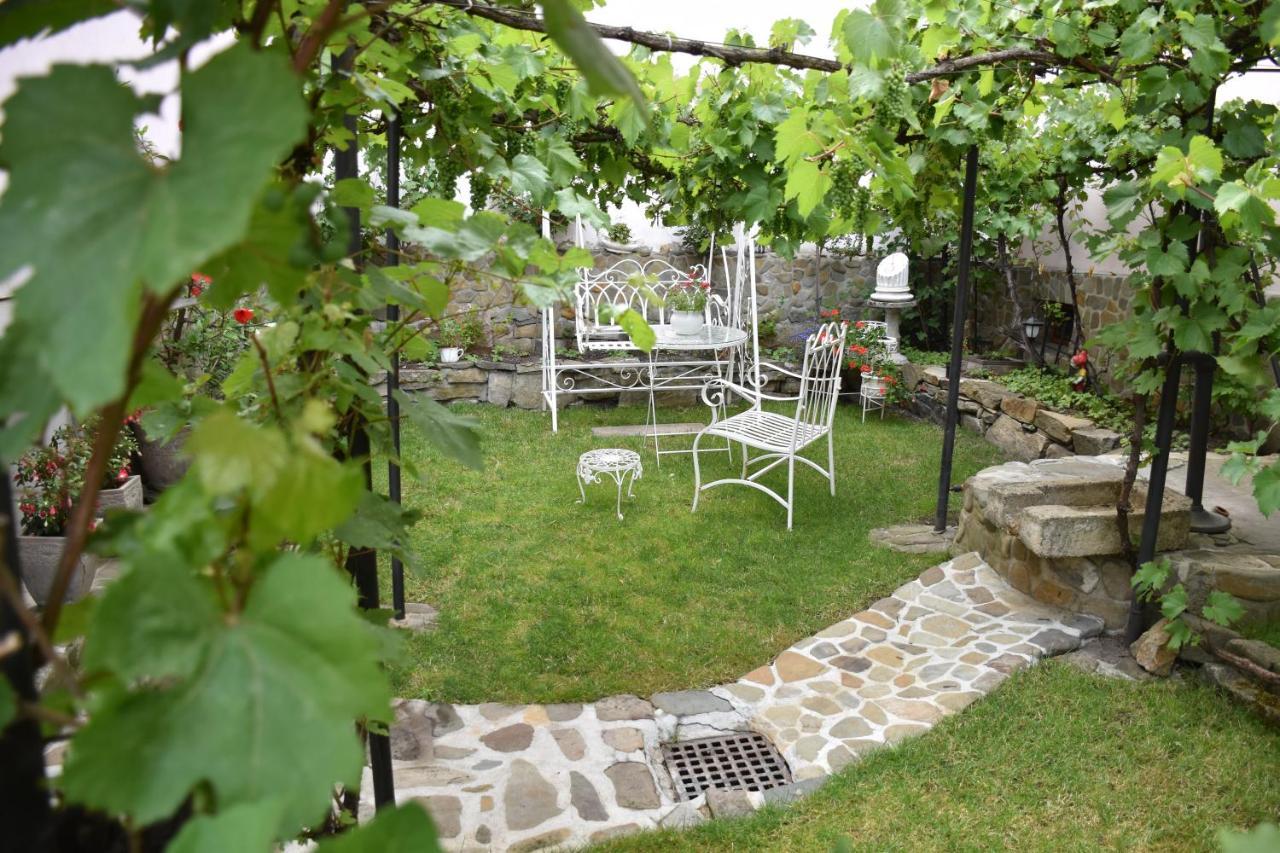 Lovecký Apartmán na náměstí ve Frenštátě pod Radhoštěm Frenstat pod Radhostem Exterior foto